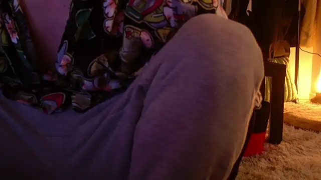 Snapshot of Ashinaga_oj chatting on 12.30.24 Ashinaga oj online show from 12.30.24