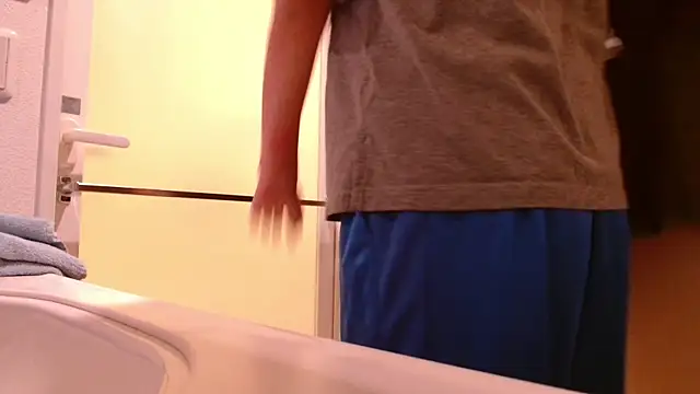 Snapshot of Ashinaga_oj chatting on 01.02.25 Ashinaga oj online show from 01.02.25