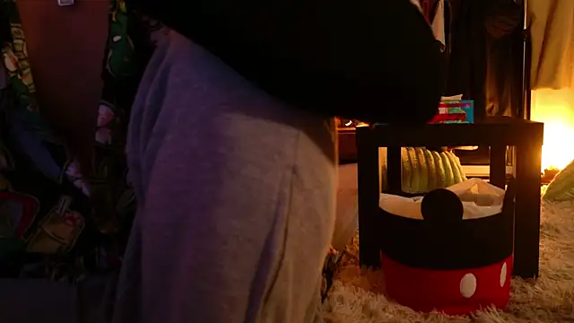 Snapshot of Ashinaga_oj chatting on 02.13.25 Ashinaga oj online show from 02.13.25