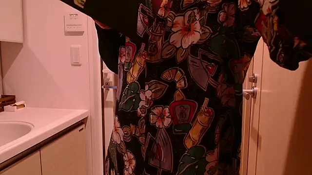 Snapshot of Ashinaga_oj chatting on 02.21.25 Ashinaga oj online show from 02.21.25