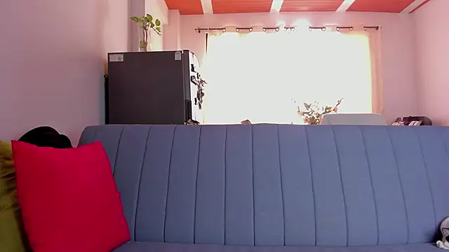 Snapshot of Simply_Zoe__ chatting on 10.04.25 Simply Zoe   online show from 10.04.25