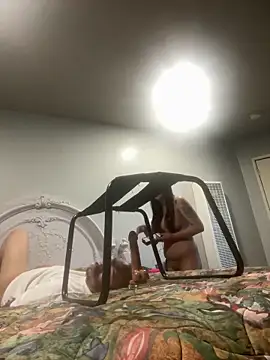 Snapshot of Gin4Cole chatting on 01.05.25 Gin4Cole online show from 01.05.25