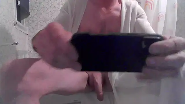 Snapshot of nickybaby chatting on 11.08.25 nickybaby online show from 11.08.25