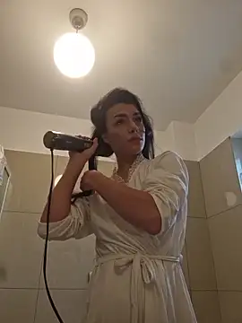 Snapshot of JolieLizz chatting on 10.12.25 JolieLizz online show from 10.12.25