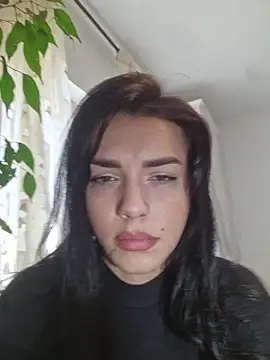 Snapshot of JolieLizz chatting on 10.31.25 JolieLizz online show from 10.31.25