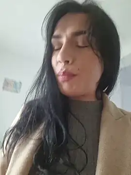 Snapshot of JolieLizz chatting on 11.04.25 JolieLizz online show from 11.04.25