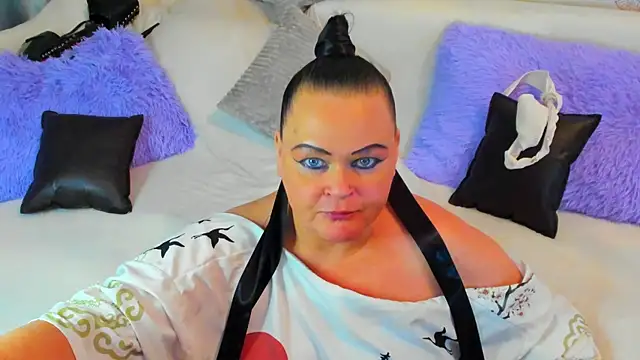 Snapshot of MilanaBiegert chatting on 01.30.25 MilanaBiegert online show from 01.30.25