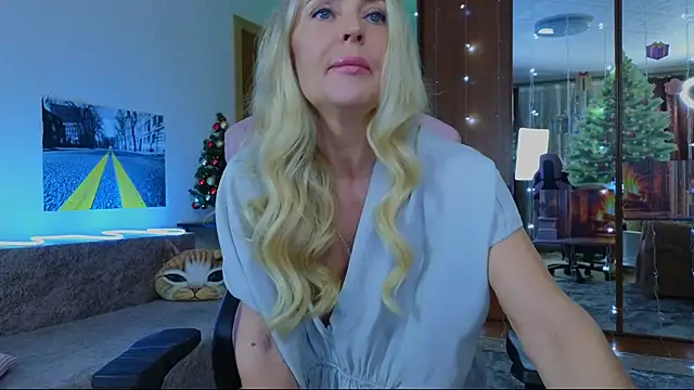 Snapshot of amelia_blondy chatting on 01.11.25 amelia blondy online show from 01.11.25