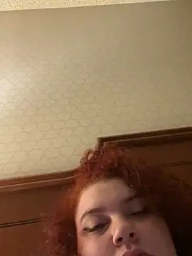 Snapshot of lolabun247 chatting on 01.28.25 lolabun247 online show from 01.28.25