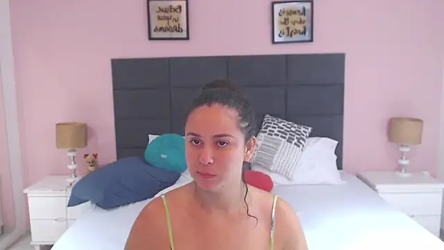 Snapshot of MadisonJenner chatting on 01.04.25 MadisonJenner online show from 01.04.25