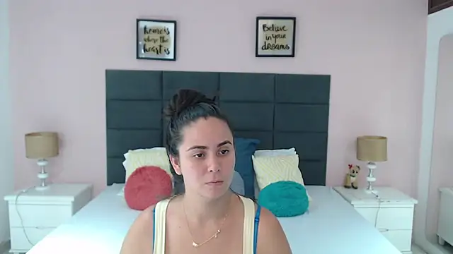 Snapshot of MadisonJenner chatting on 01.15.25 MadisonJenner online show from 01.15.25