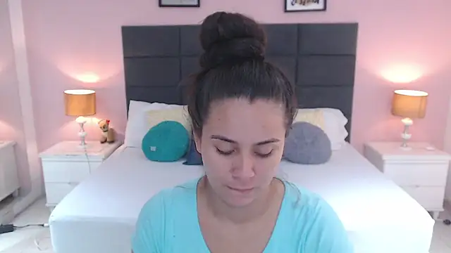 Snapshot of MadisonJenner chatting on 01.22.25 MadisonJenner online show from 01.22.25