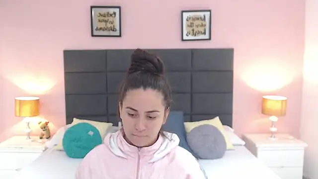 Snapshot of MadisonJenner chatting on 01.26.25 MadisonJenner online show from 01.26.25