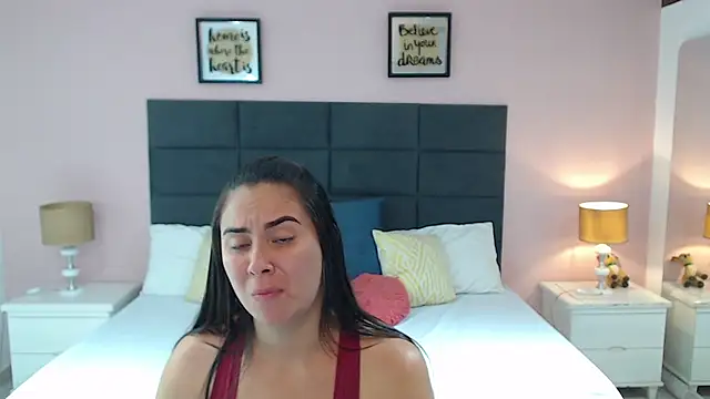 Snapshot of MadisonJenner chatting on 03.05.25 MadisonJenner online show from 03.05.25