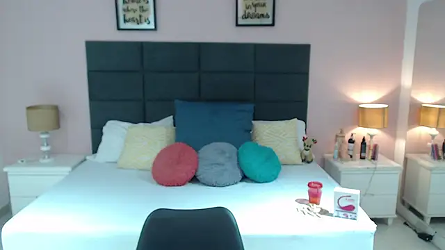 Snapshot of MadisonJenner chatting on 03.09.25 MadisonJenner online show from 03.09.25