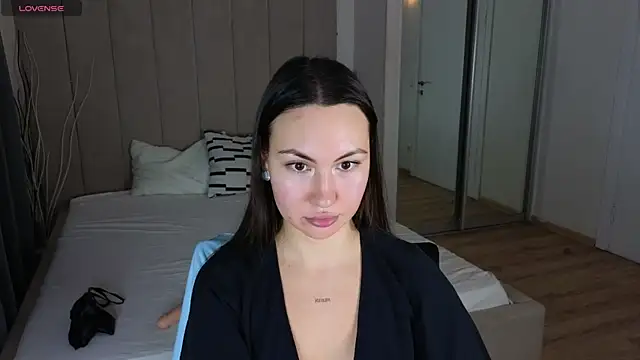 GIGI BENNET online show from 12.06.24