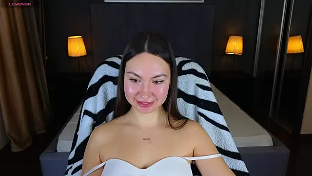 GIGI BENNET online show from 12.25.24