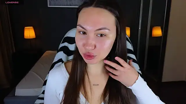 GIGI BENNET online show from 01.03.25