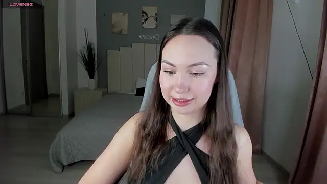 GIGI BENNET online show from 03.21.25