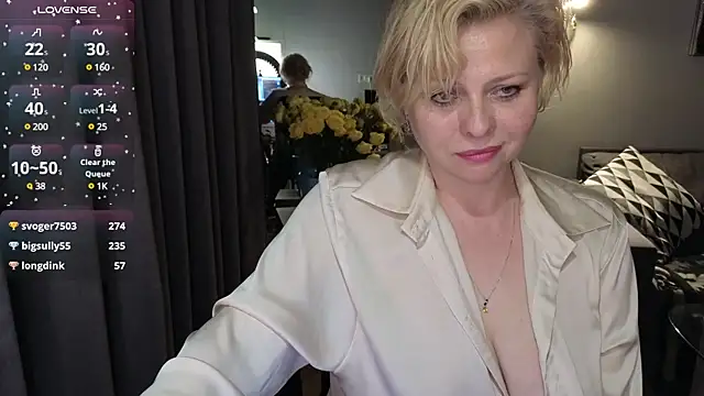 Snapshot of Gray_swann chatting on 02.19.25 Gray swann online show from 02.19.25