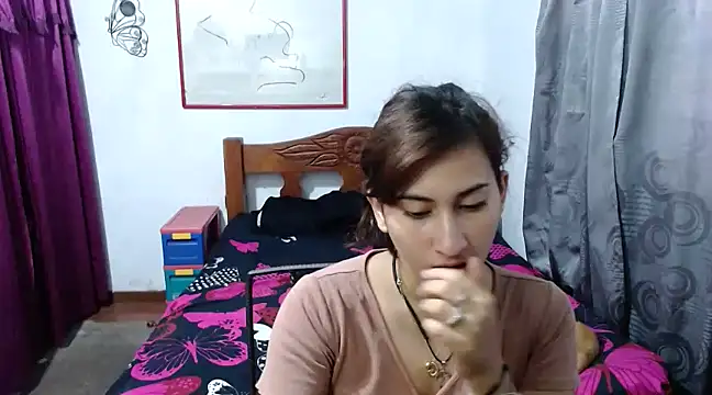 LadyMilk003 online show from 01.11.25