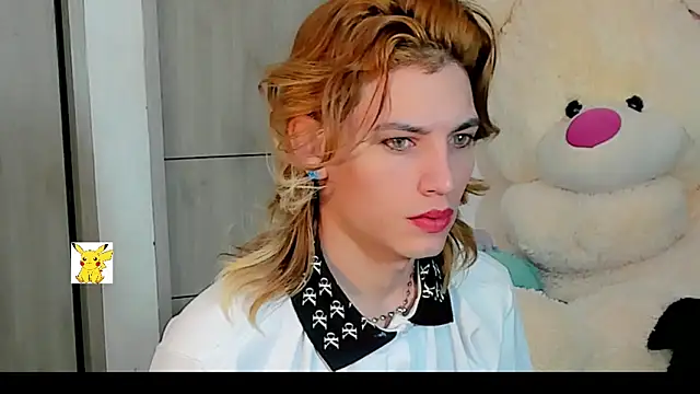 Snapshot of honey_skin chatting on 12.17.24 honey skin online show from 12.17.24