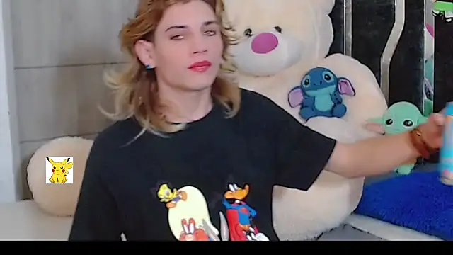 Snapshot of honey_skin chatting on 12.19.24 honey skin online show from 12.19.24