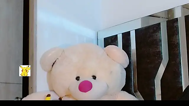 Snapshot of honey_skin chatting on 02.04.25 honey skin online show from 02.04.25