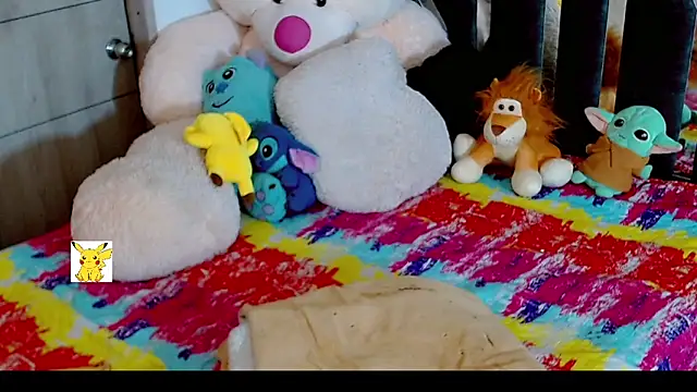 Snapshot of honey_skin chatting on 02.05.25 honey skin online show from 02.05.25