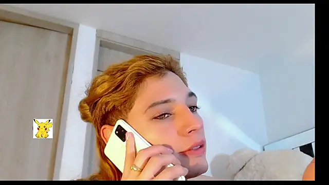 Snapshot of honey_skin chatting on 03.22.25 honey skin online show from 03.22.25