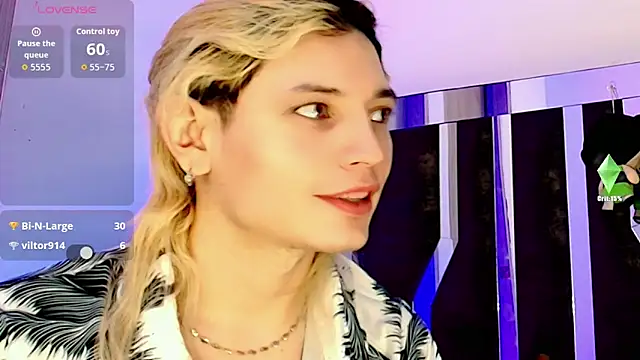 Snapshot of honey_skin chatting on 09.28.25 honey skin online show from 09.28.25