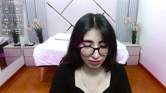 Snapshot of LenaRoses chatting on 09.10.25 LenaRoses online show from 09.10.25