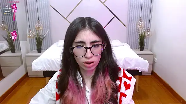 Snapshot of LenaRoses chatting on 11.07.25 LenaRoses online show from 11.07.25