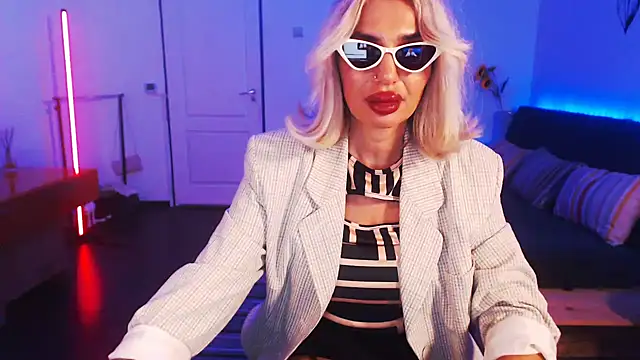 beauty chl0e online show from 12.08.24