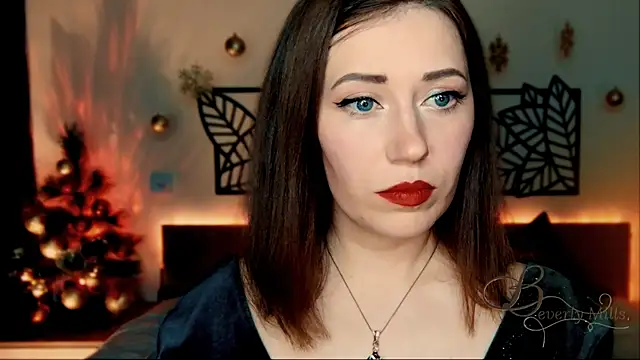 Snapshot of MissBeverlyMills chatting on 12.19.24 MissBeverlyMills online show from 12.19.24