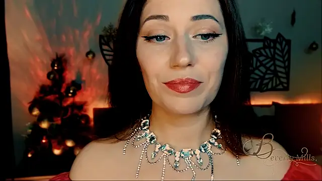 Snapshot of MissBeverlyMills chatting on 12.29.24 MissBeverlyMills online show from 12.29.24