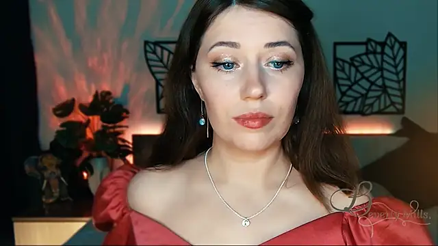 Snapshot of MissBeverlyMills chatting on 01.25.25 MissBeverlyMills online show from 01.25.25