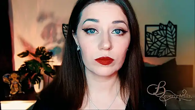 Snapshot of MissBeverlyMills chatting on 03.06.25 MissBeverlyMills online show from 03.06.25