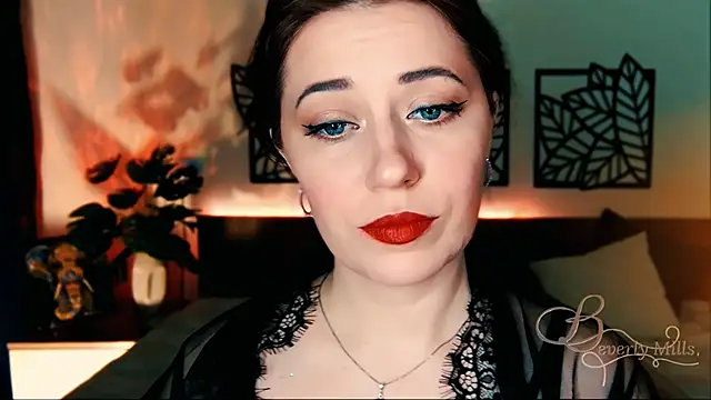 Snapshot of MissBeverlyMills chatting on 03.09.25 MissBeverlyMills online show from 03.09.25