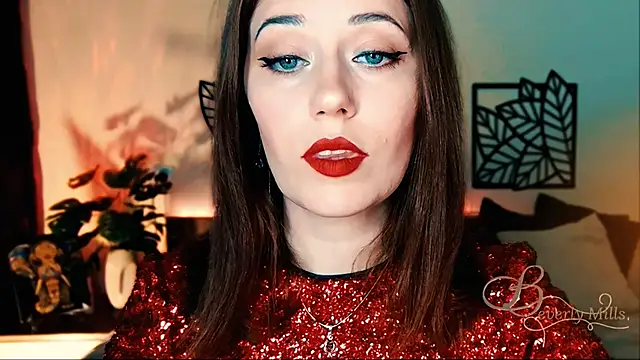 Snapshot of MissBeverlyMills chatting on 03.17.25 MissBeverlyMills online show from 03.17.25