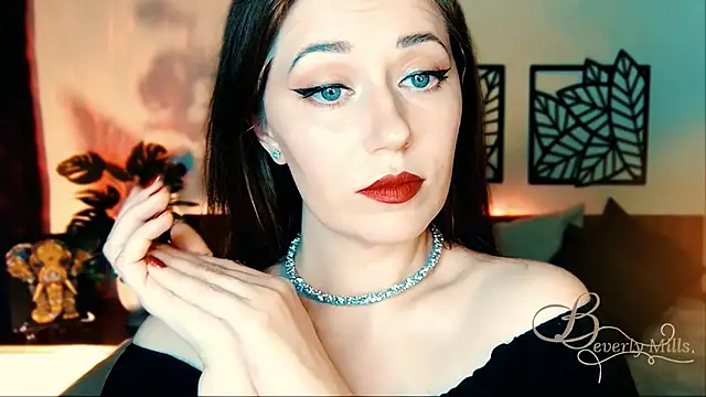 Snapshot of MissBeverlyMills chatting on 03.22.25 MissBeverlyMills online show from 03.22.25