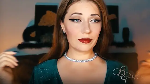 Snapshot of MissBeverlyMills chatting on 09.18.25 MissBeverlyMills online show from 09.18.25