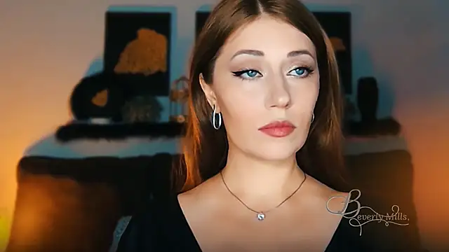 Snapshot of MissBeverlyMills chatting on 09.20.25 MissBeverlyMills online show from 09.20.25