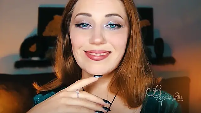 Snapshot of MissBeverlyMills chatting on 09.24.25 MissBeverlyMills online show from 09.24.25