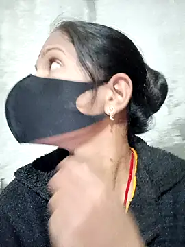 Snapshot of Anushka_Ji chatting on 01.11.25 Anushka Ji online show from 01.11.25