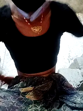 Snapshot of Anushka_Ji chatting on 02.11.25 Anushka Ji online show from 02.11.25