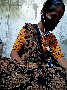 Snapshot of Anushka_Ji chatting on 03.08.25 Anushka Ji online show from 03.08.25