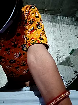 Snapshot of Anushka_Ji chatting on 03.08.25 Anushka Ji online show from 03.08.25