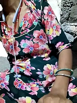 Snapshot of Anushka_Ji chatting on 09.09.25 Anushka Ji online show from 09.09.25