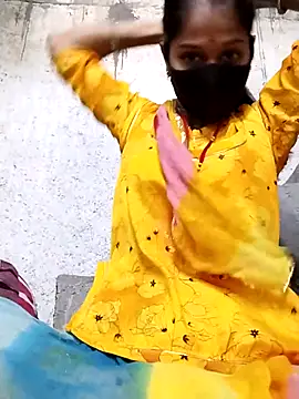 Snapshot of Anushka_Ji chatting on 09.12.25 Anushka Ji online show from 09.12.25